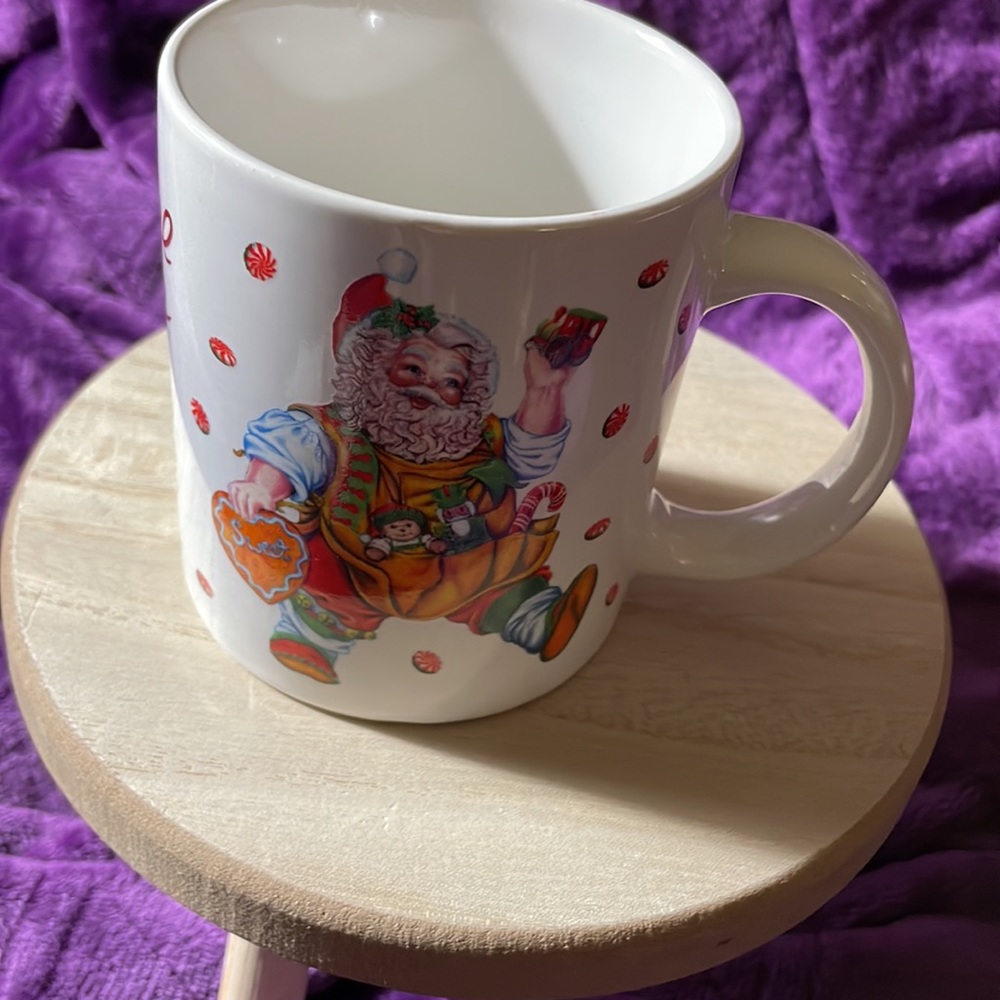 Magical Santa mug with small chip on rim - Picture 3 of 10